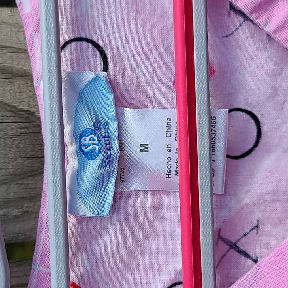 SB Scrubs Top Sz Medium EUC - Picture 2 of 3